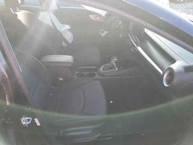 2023 KIA FORTE LX  