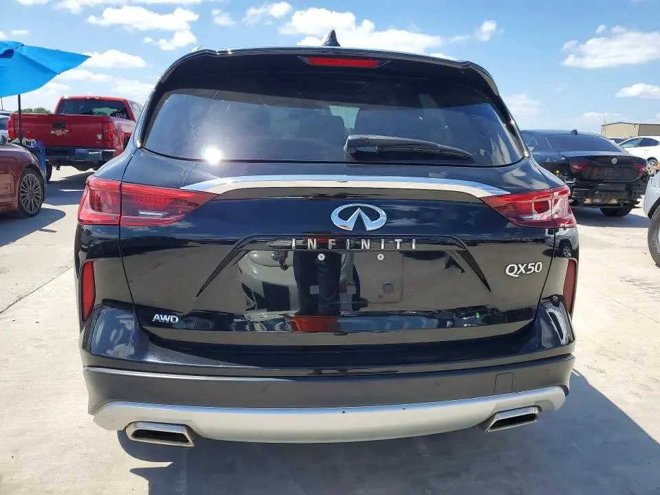 2021 INFINITI QX50 LUXE  