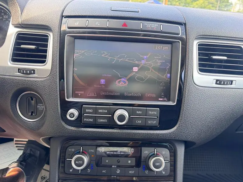 2017 VOLKSWAGEN TOUAREG EXECUTIVE  