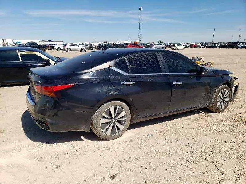 2021 NISSAN ALTIMA SV  
