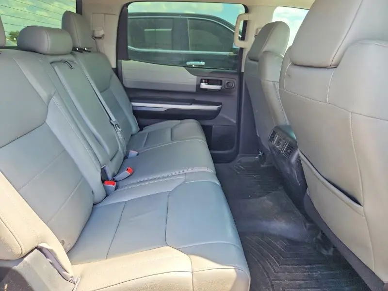 2017 TOYOTA TUNDRA CREWMAX LIMITED  