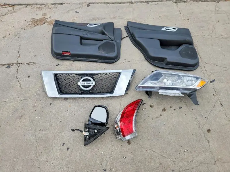 2016 NISSAN PATHFINDER SL  