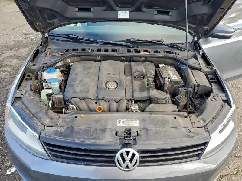2012 VOLKSWAGEN JETTA SE  