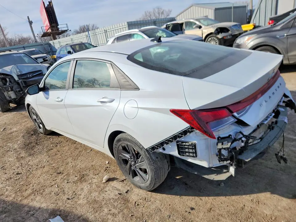 2022 HYUNDAI ELANTRA SEL  