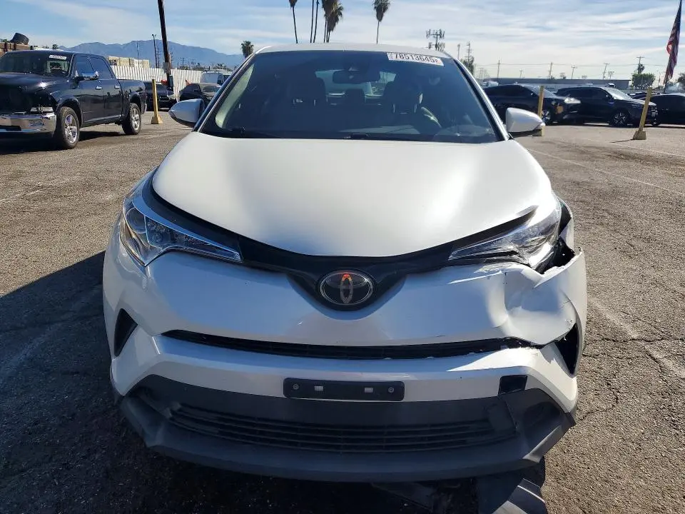 2019 TOYOTA C-HR XLE  