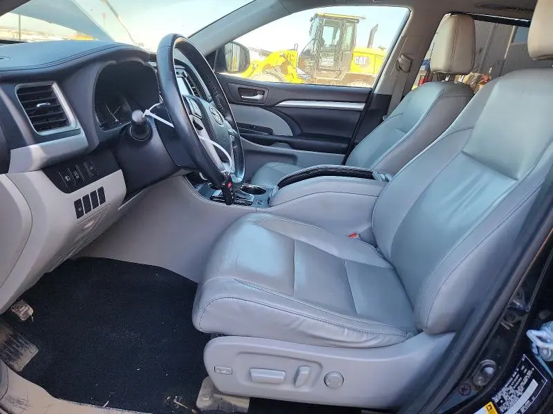 2017 TOYOTA HIGHLANDER XLE  