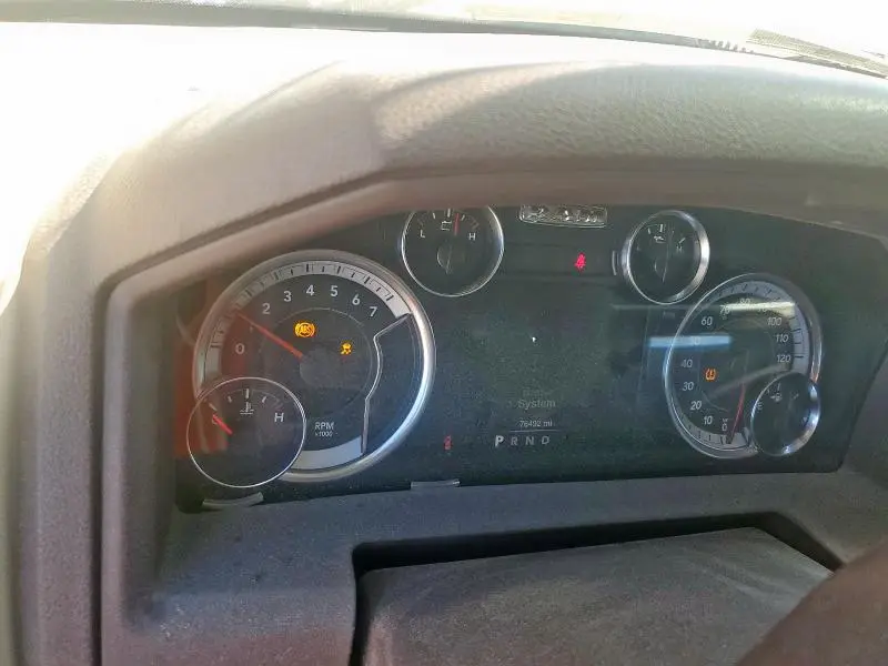 2016 RAM 1500 SLT  