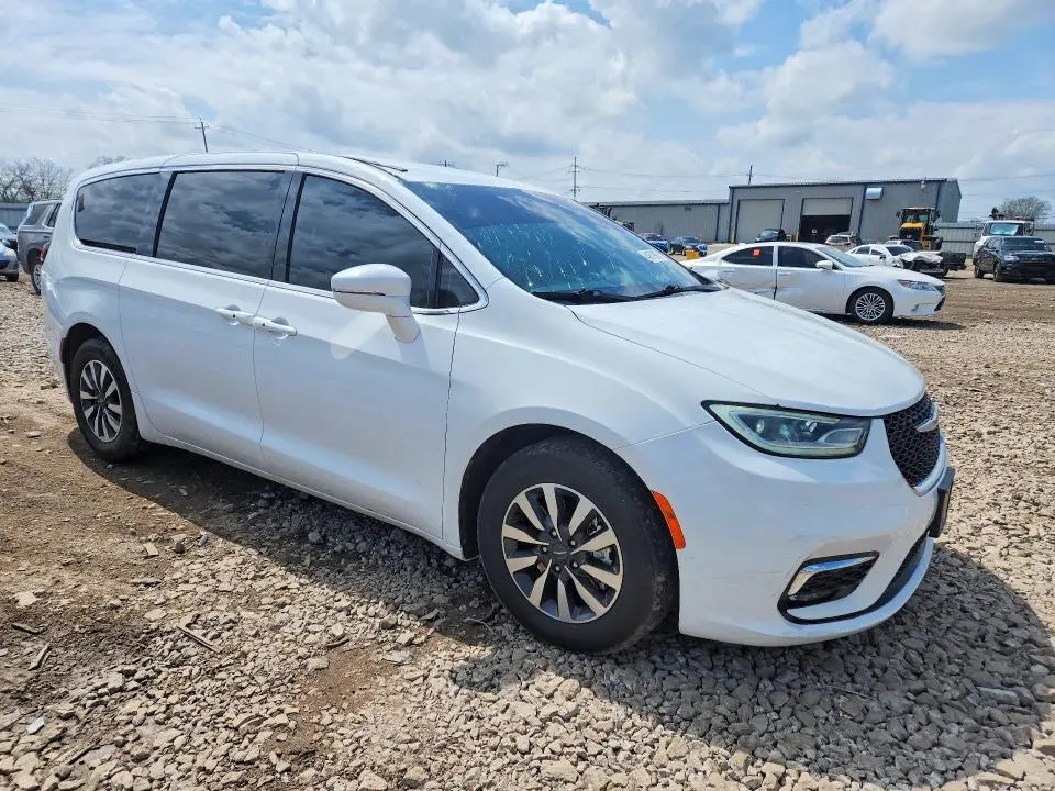 2022 CHRYSLER PACIFICA HYBRID TOURING L  