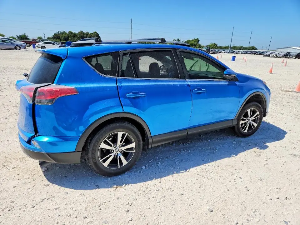 2017 TOYOTA RAV4 XLE  