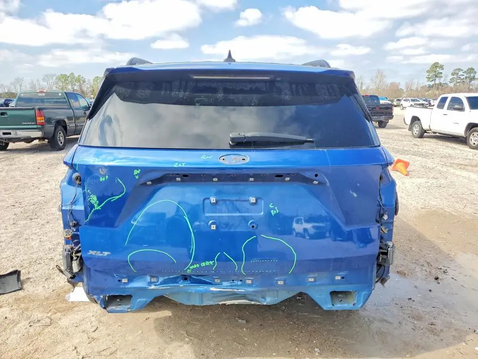 2022 FORD EXPLORER XLT  