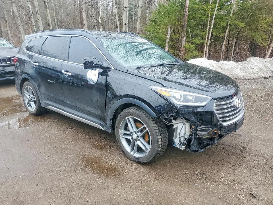2017 HYUNDAI SANTA FE SE  