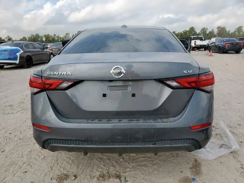 2022 NISSAN SENTRA SV  