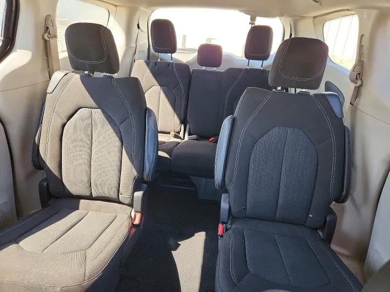 2022 CHRYSLER VOYAGER LX  