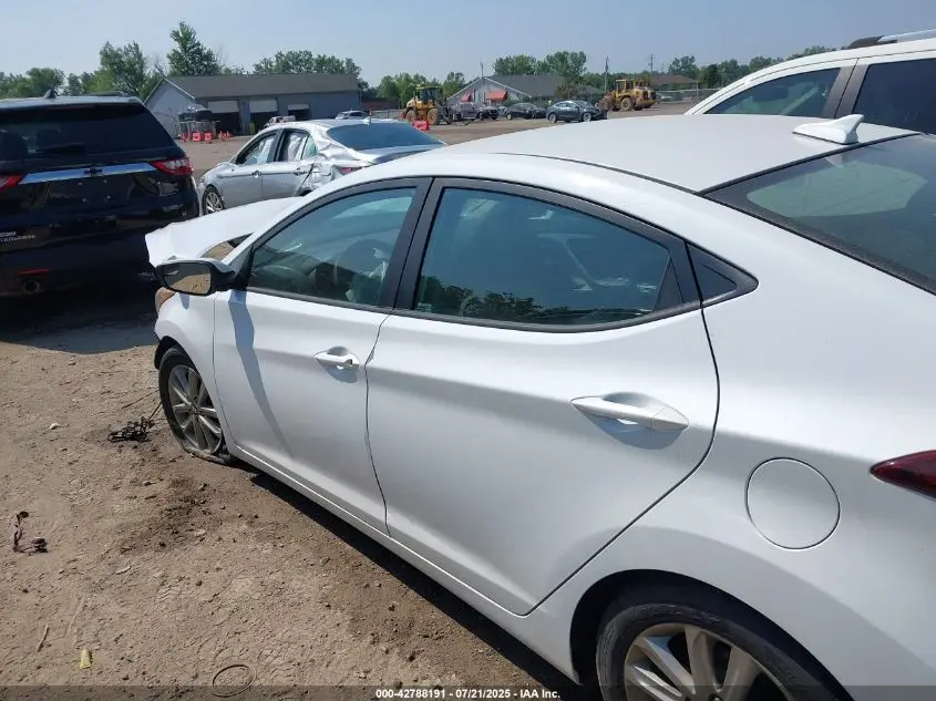 2016 HYUNDAI ELANTRA SE
