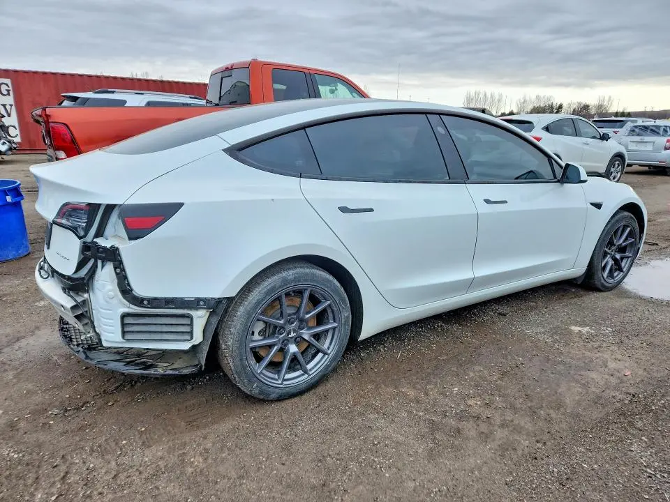 2022 TESLA MODEL 3   