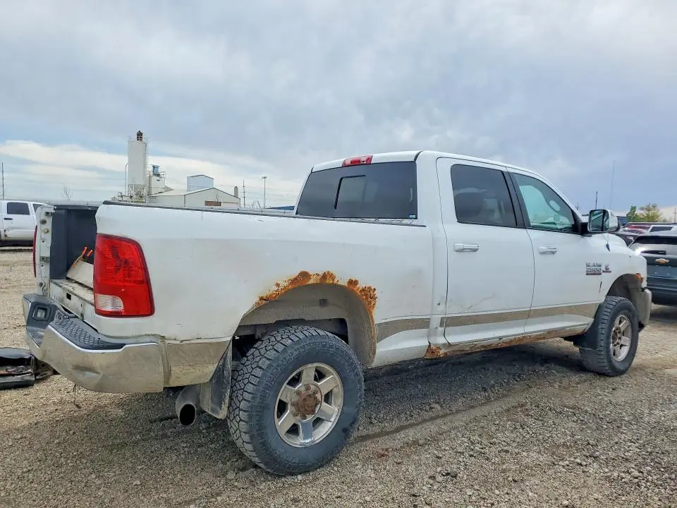 2013 RAM 2500 SLT  