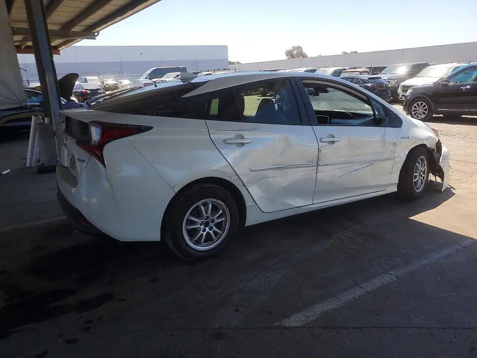 2019 TOYOTA PRIUS LE  