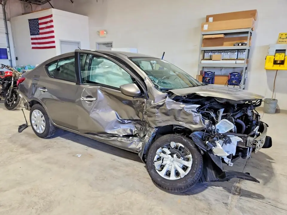 2017 NISSAN VERSA 1.6 SV  