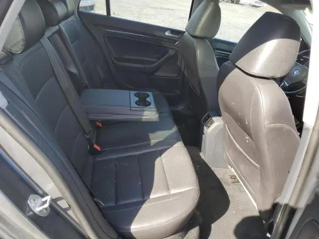2011 VOLKSWAGEN JETTA TDI  