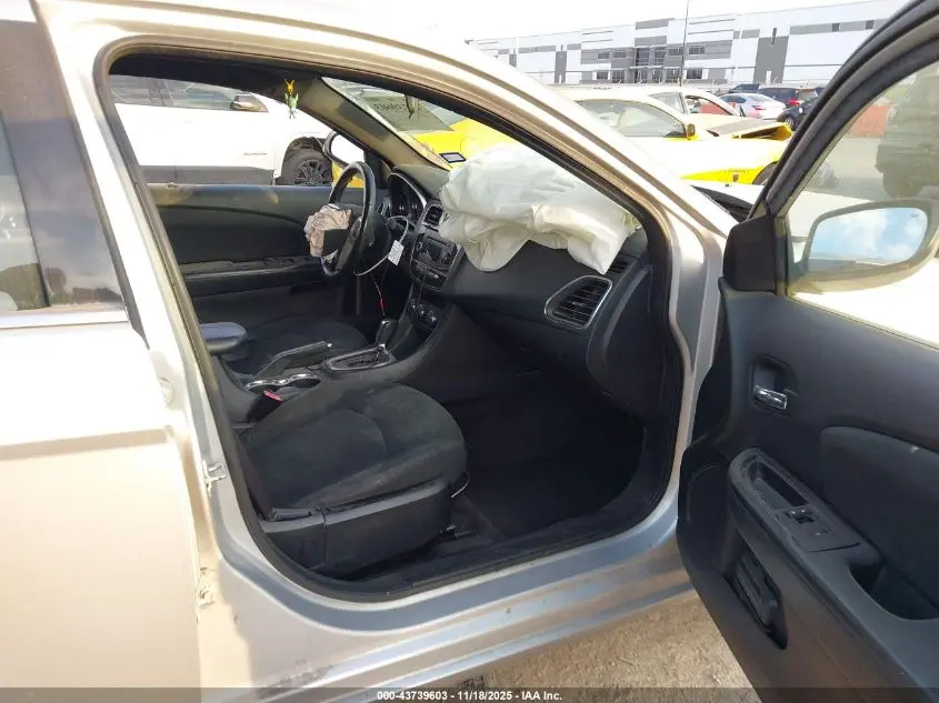 2011 CHRYSLER 200 TOURING