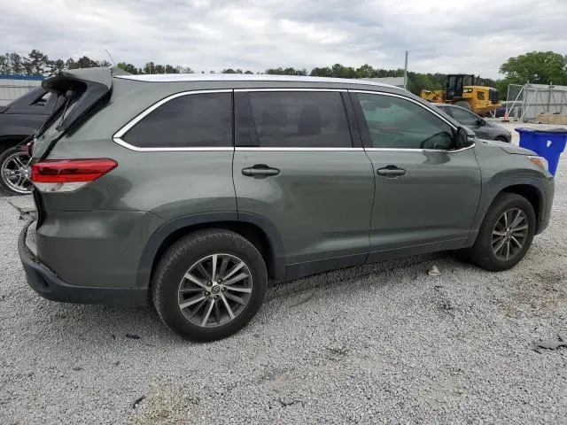 2019 TOYOTA HIGHLANDER SE  