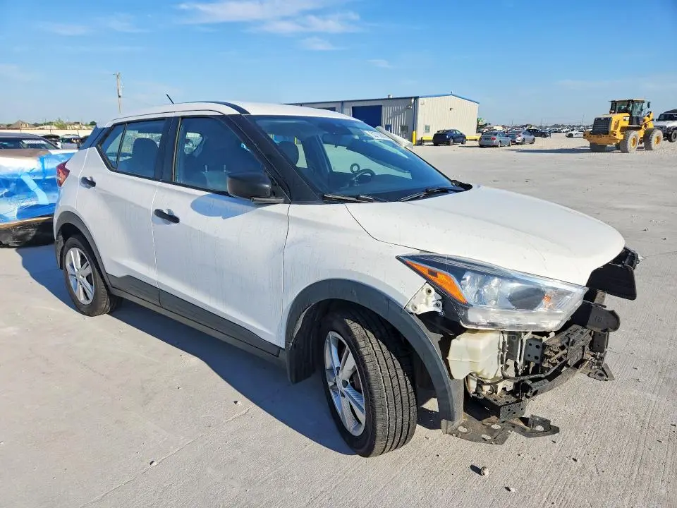 2020 NISSAN KICKS S  