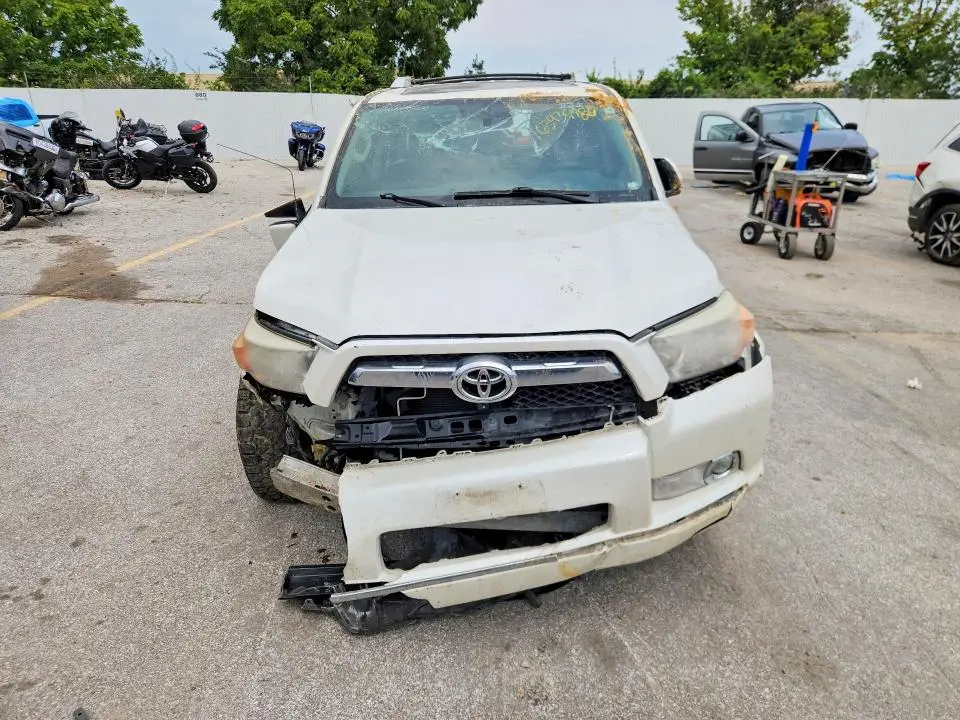 2013 TOYOTA 4RUNNER SR5  