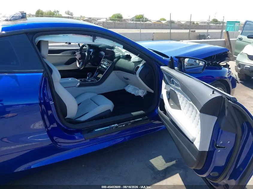 2023 BMW M8 COMPETITION