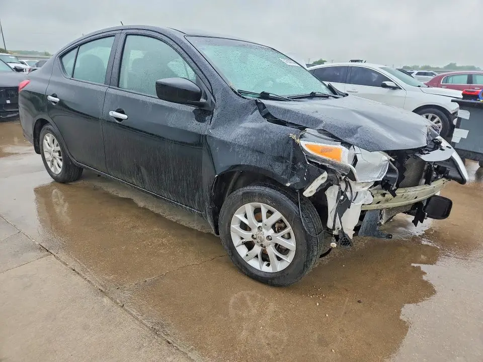 2018 NISSAN VERSA   