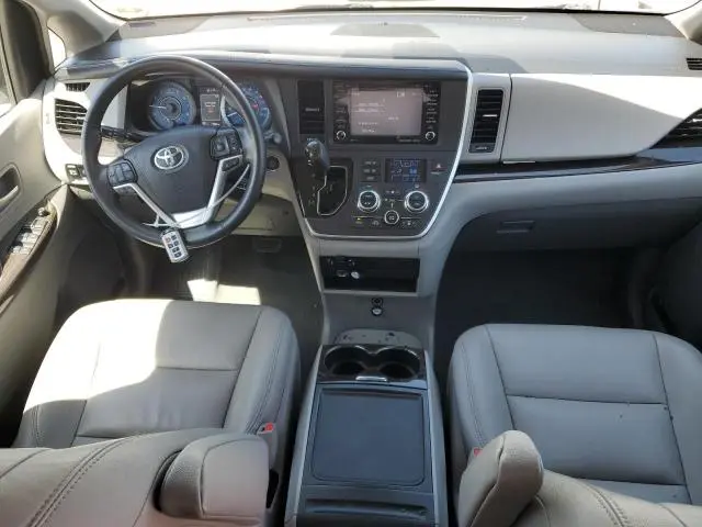 2020 TOYOTA SIENNA XLE 8-PASSENGER  