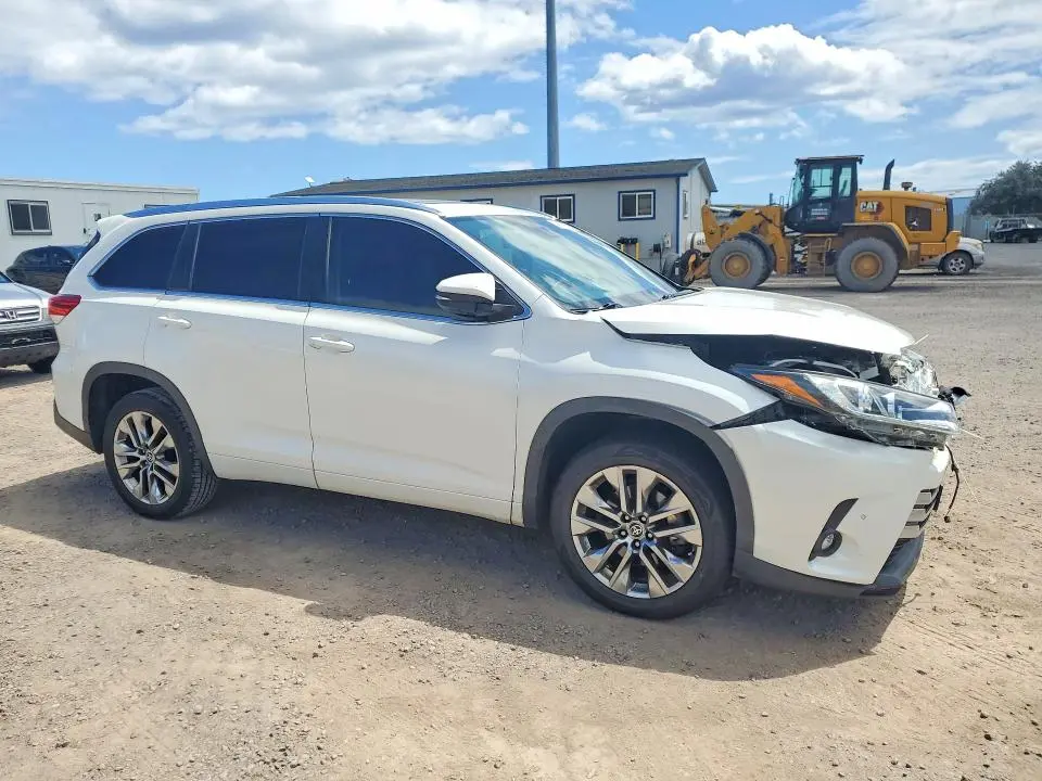 2019 TOYOTA HIGHLANDER LIMITED  