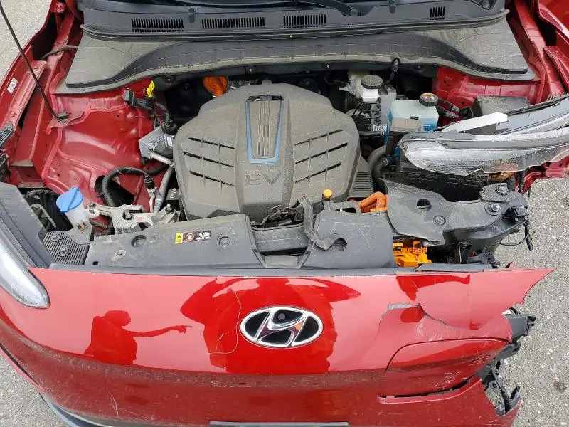 2023 HYUNDAI KONA SE  