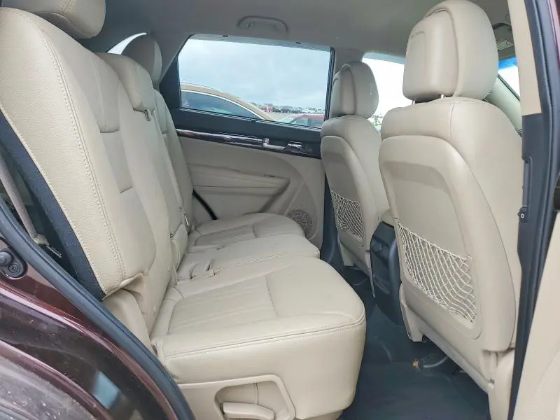 2014 KIA SORENTO LX  