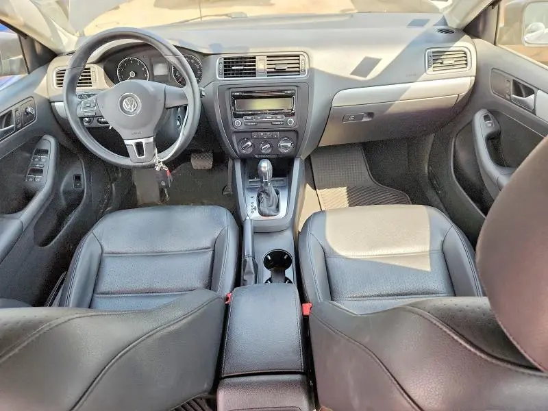 2013 VOLKSWAGEN JETTA SE  
