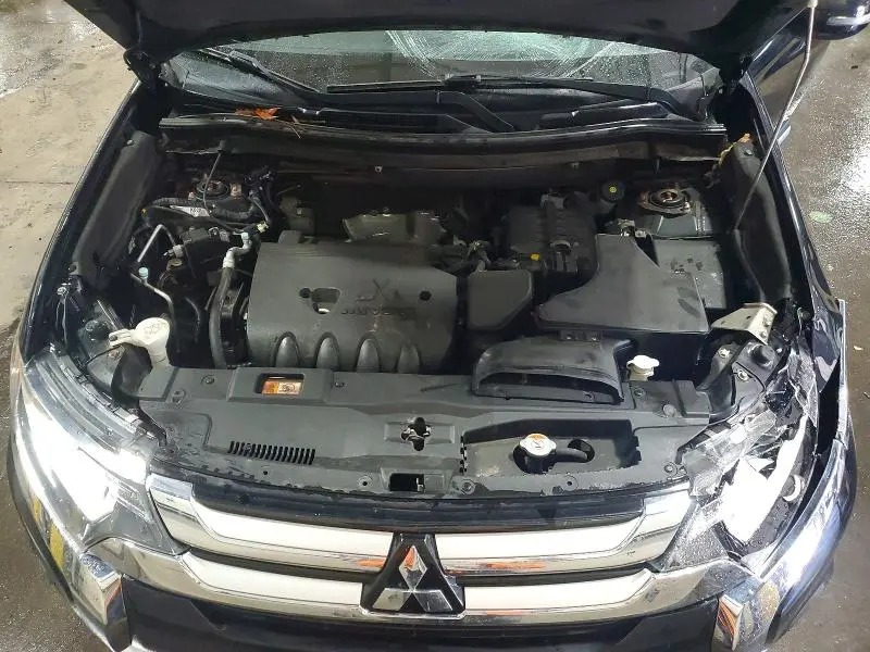2017 MITSUBISHI OUTLANDER SE  