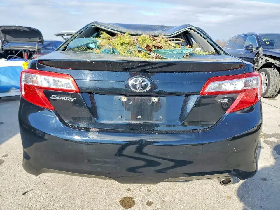 2013 TOYOTA CAMRY SE  