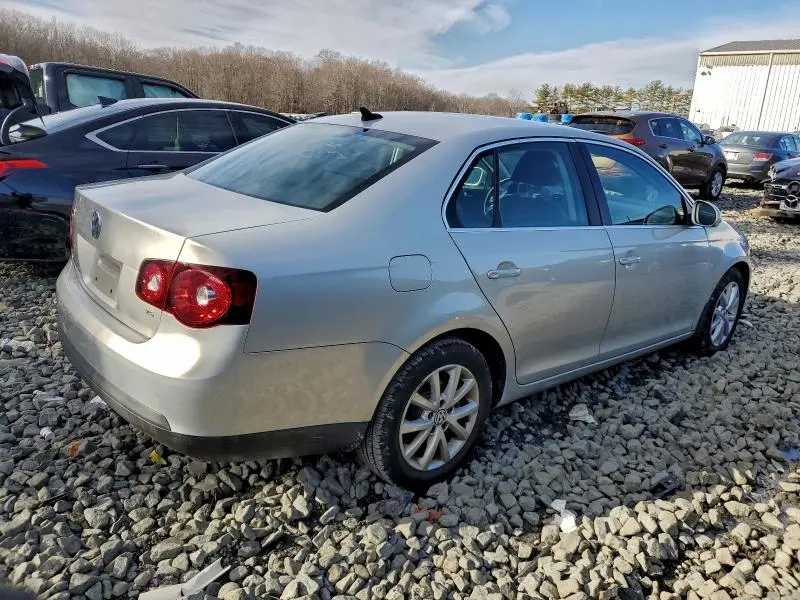 2010 VOLKSWAGEN JETTA SE  