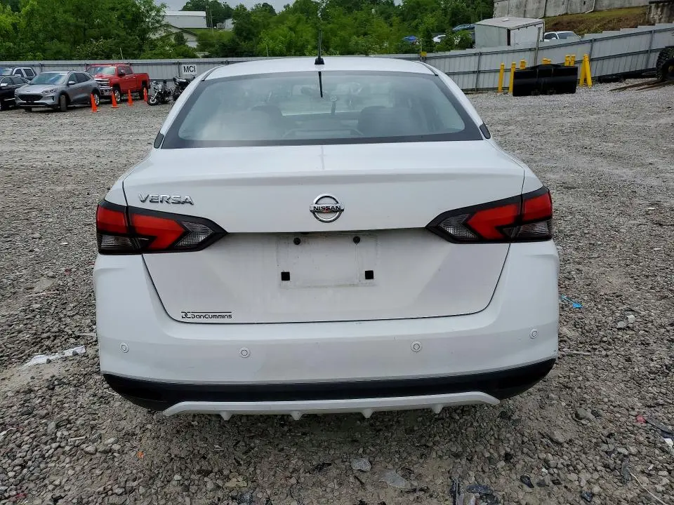2021 NISSAN VERSA S  