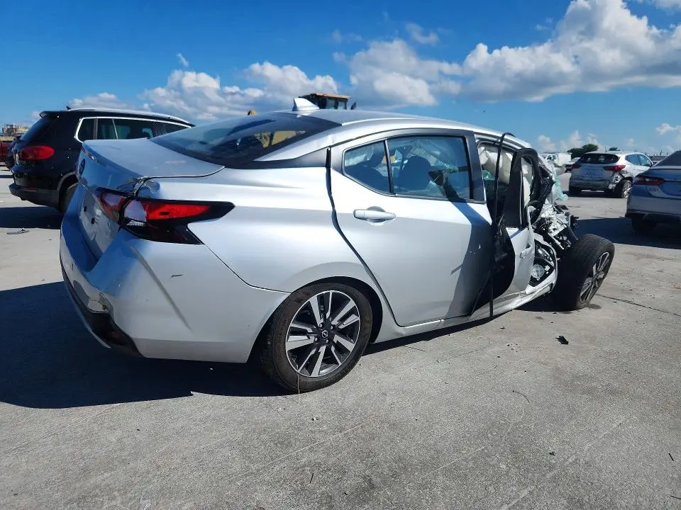 2025 NISSAN VERSA SV  
