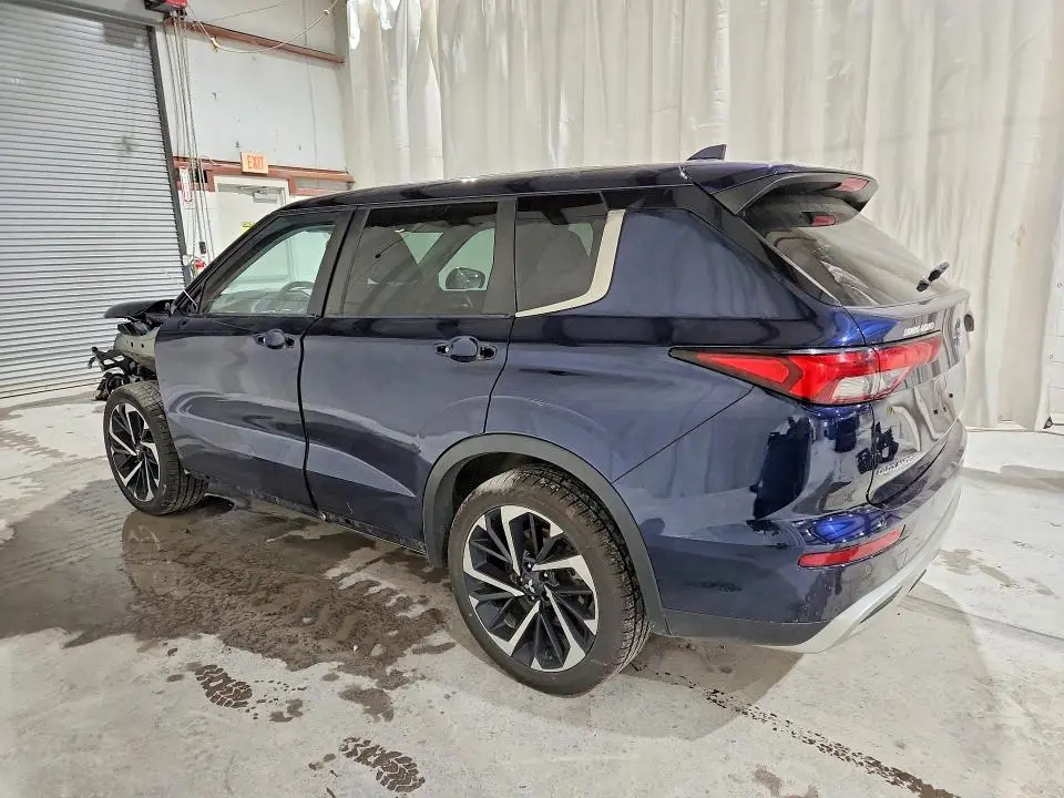 2022 MITSUBISHI OUTLANDER SE  