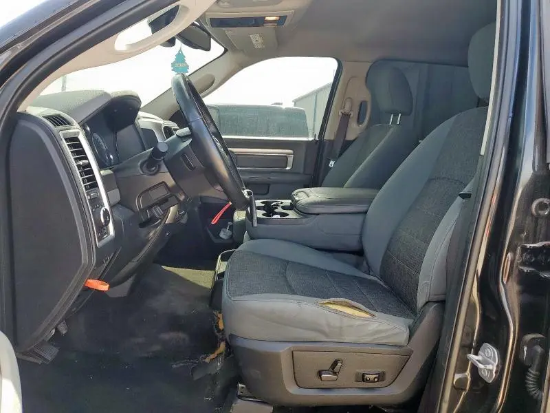 2017 RAM 1500 SLT  