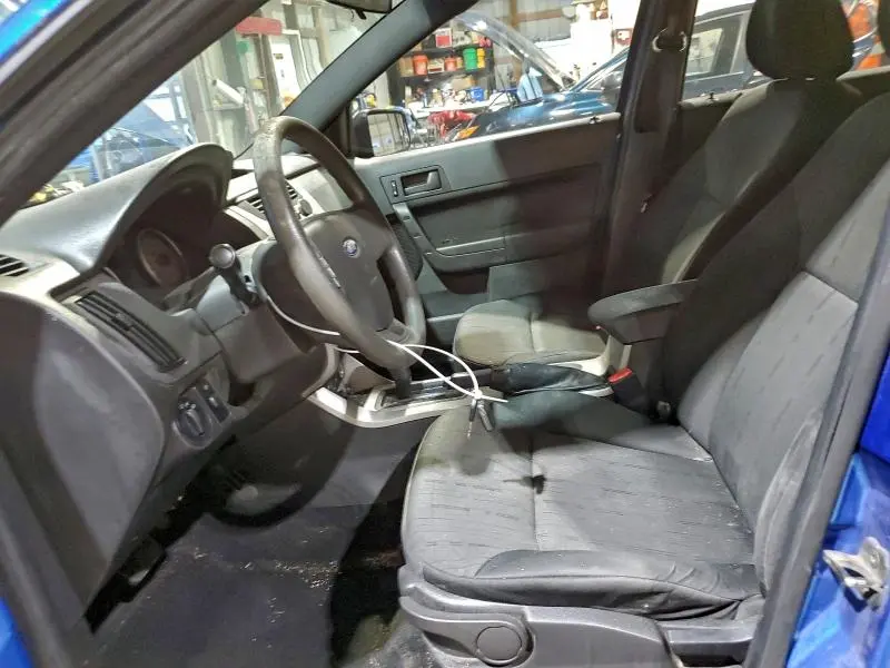 2010 FORD FOCUS SE  