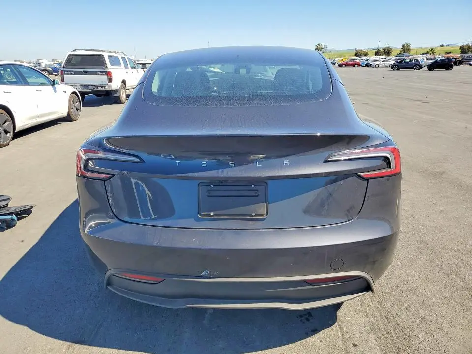 2025 TESLA MODEL 3   