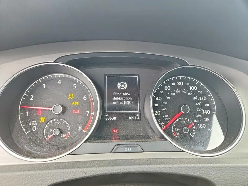 2016 VOLKSWAGEN GOLF S/SE  