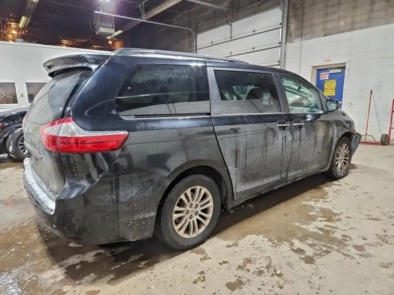2015 TOYOTA SIENNA XLE  