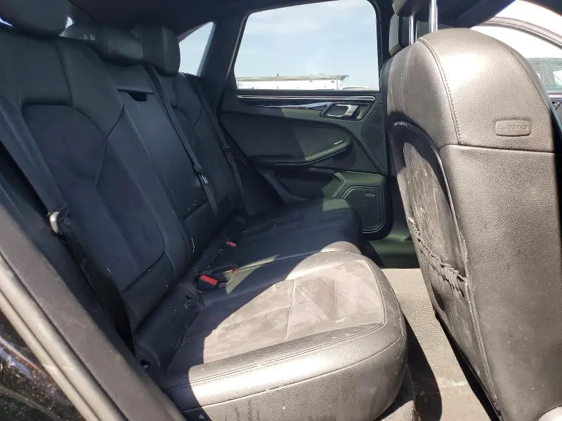 2018 PORSCHE MACAN S  