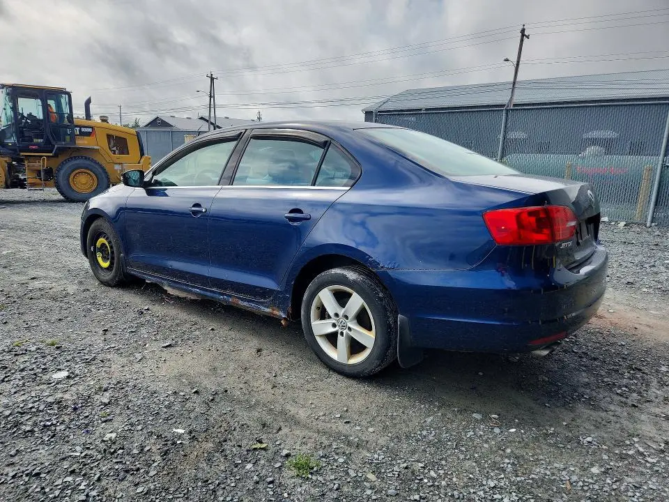 2013 VOLKSWAGEN JETTA SE  