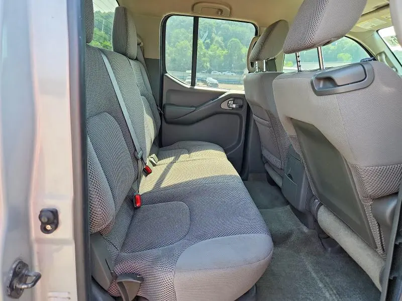 2012 NISSAN FRONTIER SV V6  