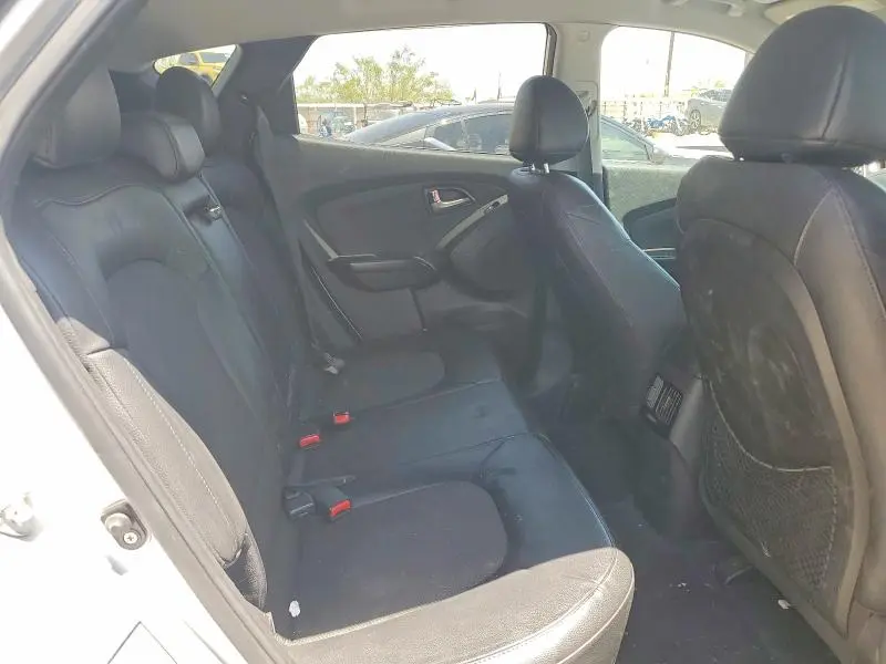 2015 HYUNDAI TUCSON SE  