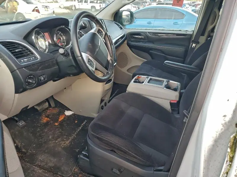 2014 CHRYSLER TOWN & COUNTRY TOURING  